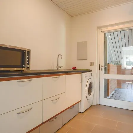 Ferienhaus Two-bedroom Holiday In Bjert Binderup Strand